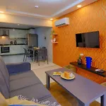 Hadrian Nest & 3br Opposite Hadrians Gate Apartment