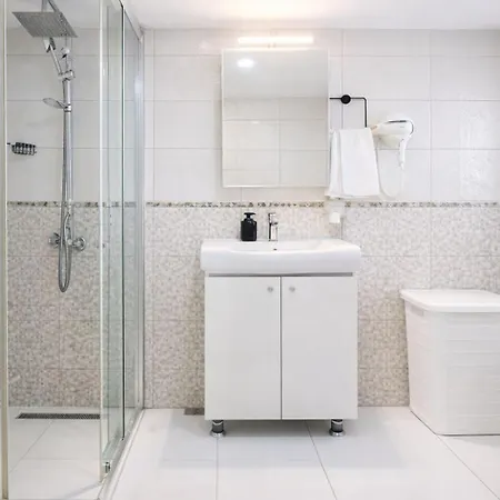 Apartment Hadrian Nest & 3br Opposite Hadrians Gate