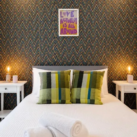 Hadrian Nest 3br Opposite Hadrian Gate Lejlighed *