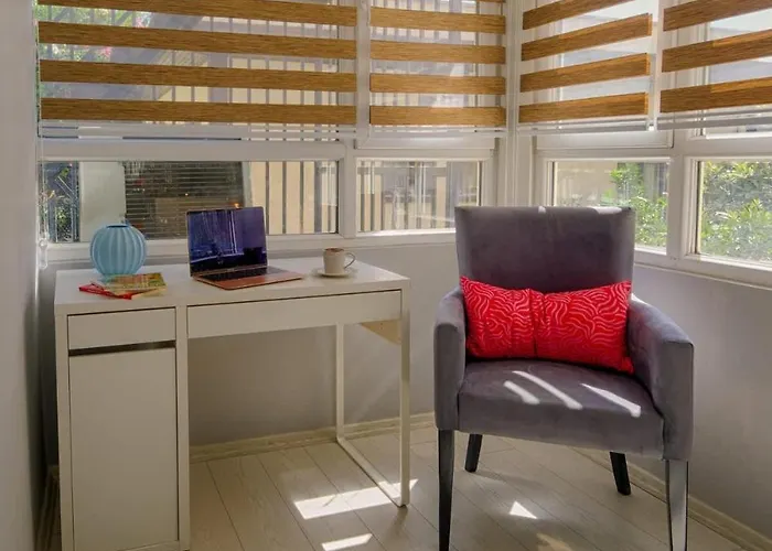 Family-Friendly Flat Near Kaleici Old Town Apartment