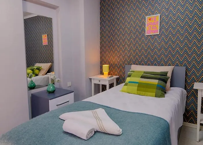 Family-Friendly Flat Near Kaleici Old Town Apartment *